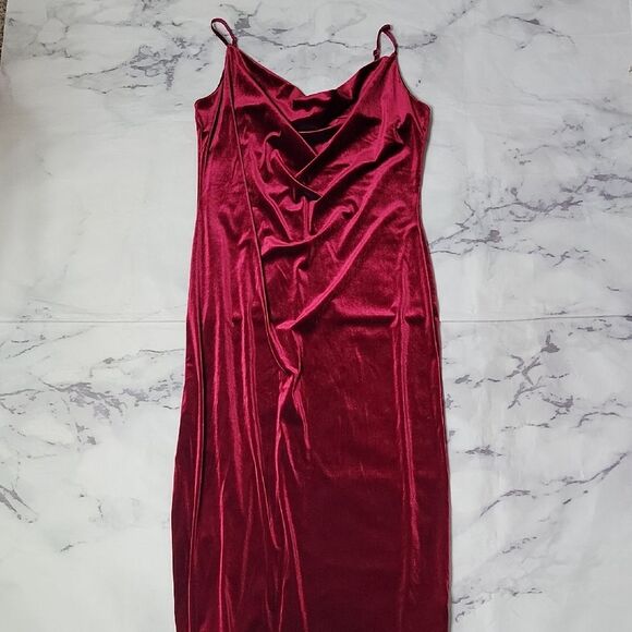 Blue Blush Dresses & Skirts - Blue Blush Wine Velvet Dress